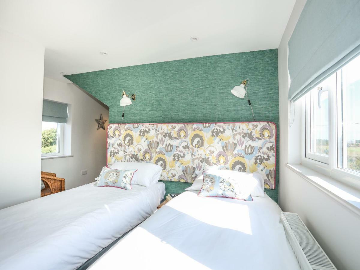 Southcott Apartment Trearddur Exterior photo